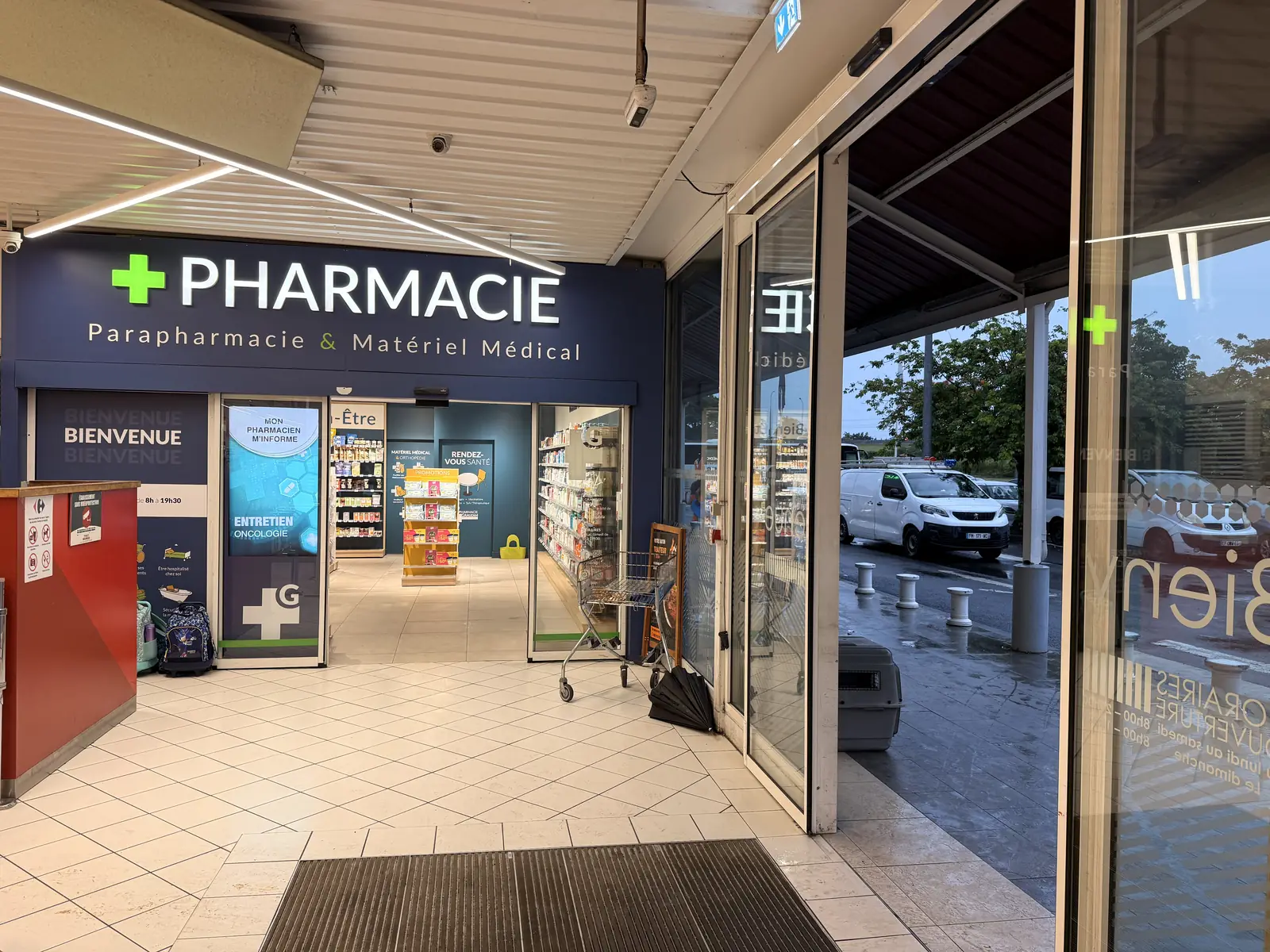 Bienvenue à la Pharmacie Grauzam – Pharmacie Grauzam, Grand Camp, Les Abymes