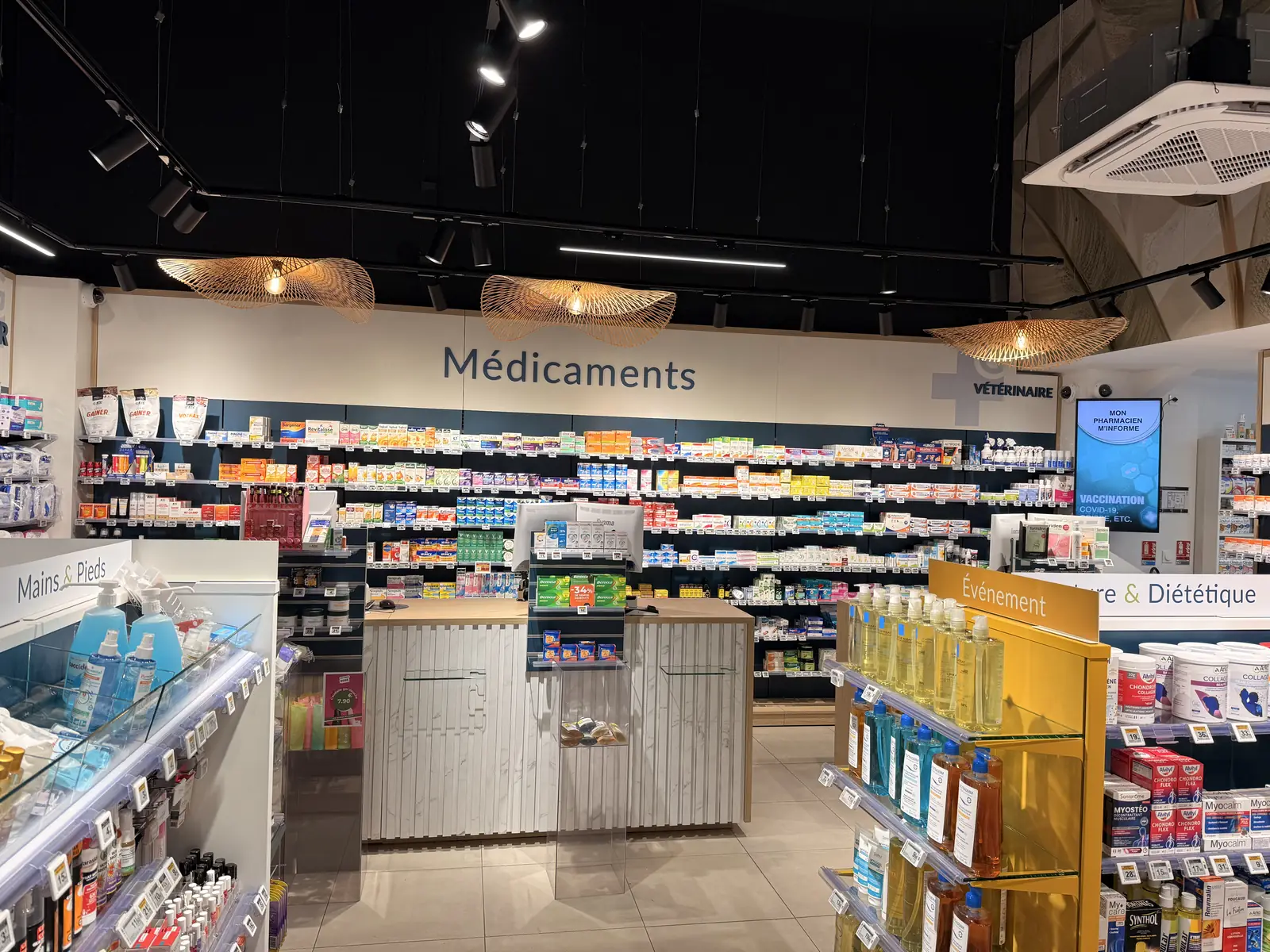 L'espace médicaments – Pharmacie Grauzam, Grand Camp, Les Abymes